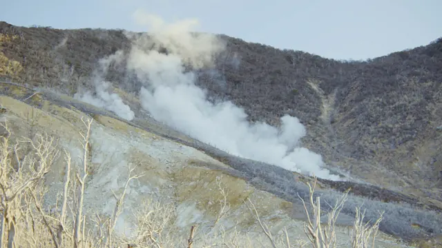 Owakudani Volcanic Landscape: Hakone's Steaming Valley in Japan
